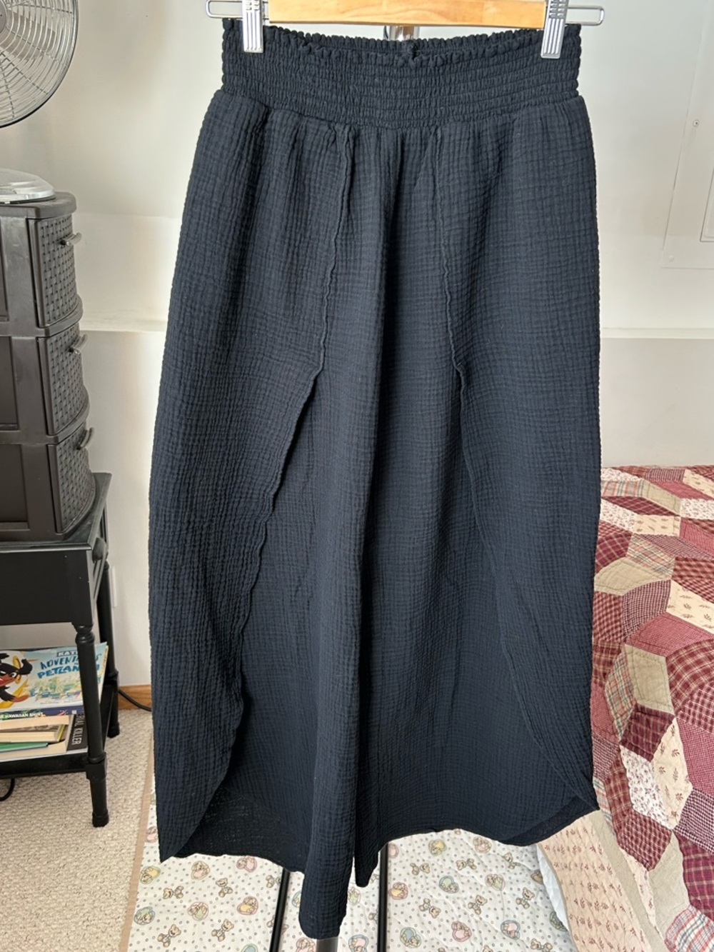 Evereve Roan + Ryan Split Wide Leg Gauzy Cotton Pant Black - Picture 2 of 6
